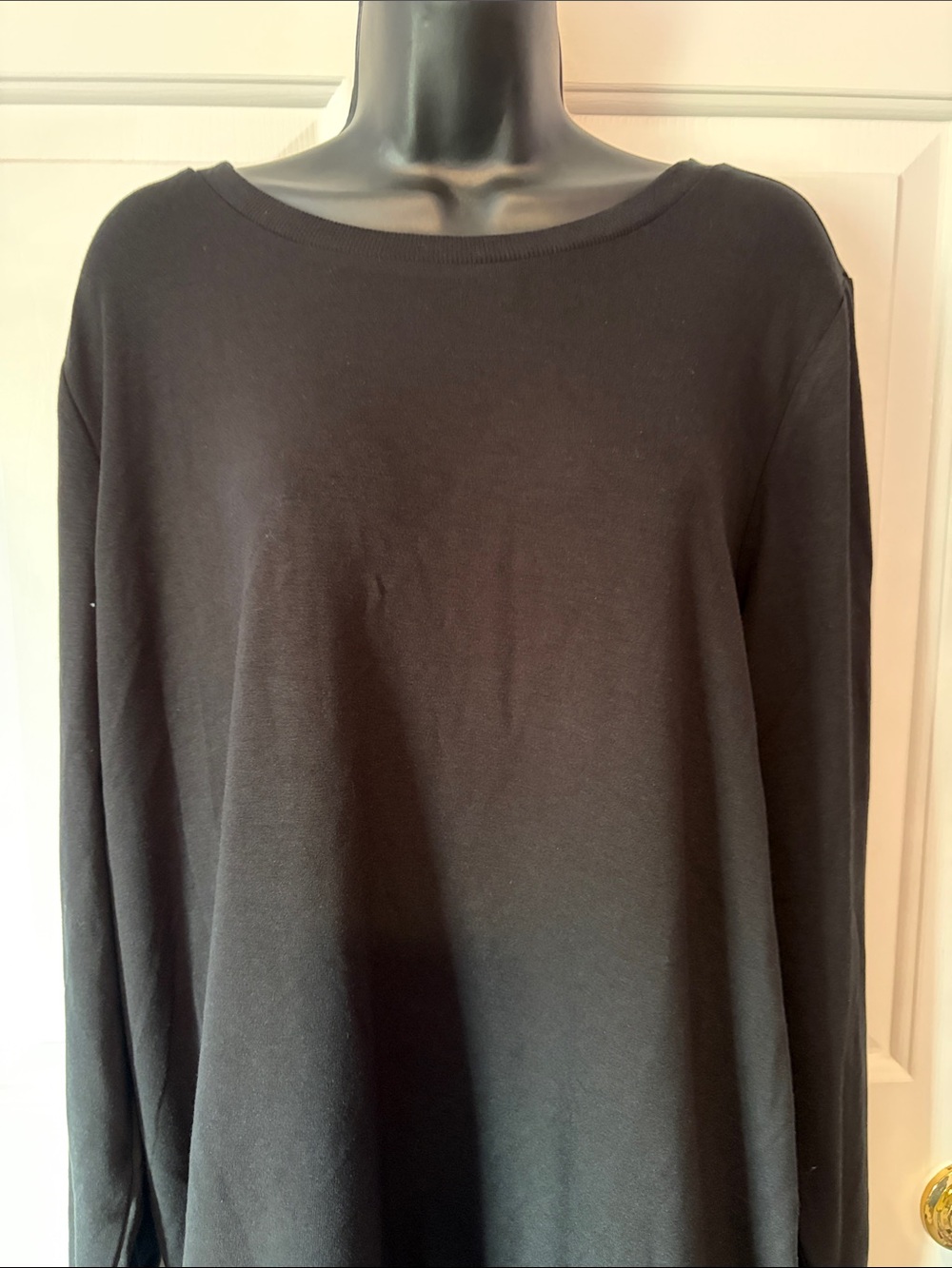 Torrid  Black Lightweight sweatshirt with hearts on sleeves NWT size 2X